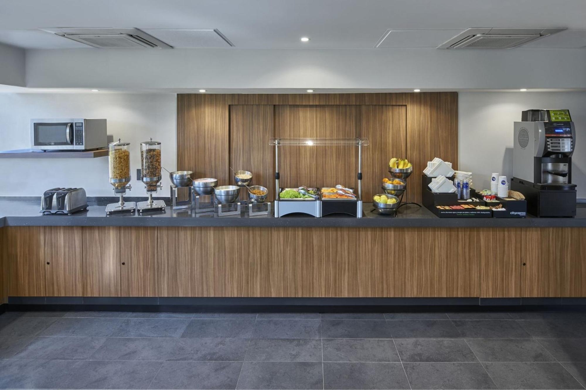 City Express By Marriott San Luis Potosi Zona Universitaria Экстерьер фото