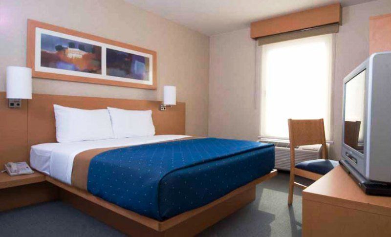 City Express By Marriott San Luis Potosi Zona Universitaria Экстерьер фото